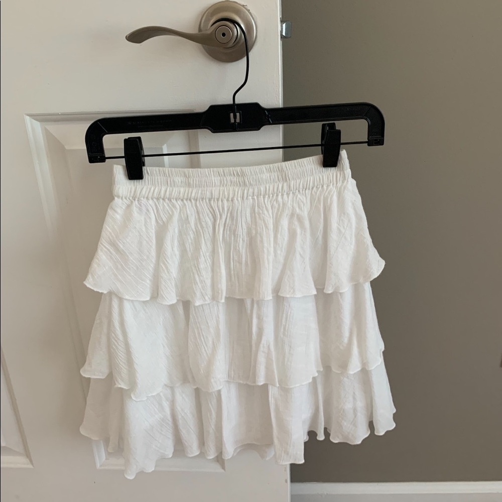 RUFFLE SKIRT PRETTYLITTLETHING 🕊